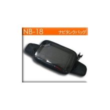 他の写真1: 【営業日12時までのご注文で即日発送★送料無料】DEGNER（デグナー）★磁石を使用しないので車種を選びません 吸盤式 ナビタンクバッグ